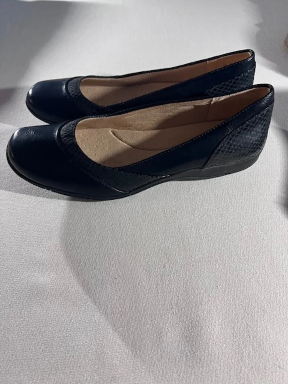 LIFESTRIDE black comfort Deja Vu flats slip-on sleek design cushioned insole SZ8